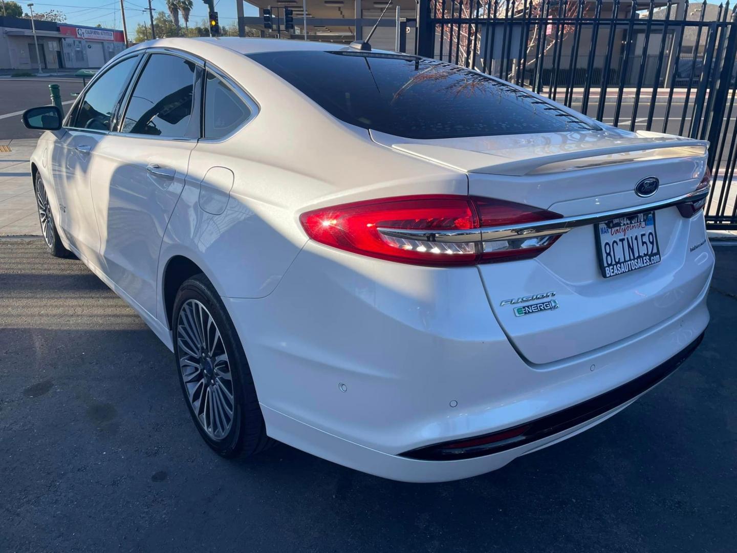 2018 WHITE /White Gold Ford Fusion Energi (3FA6P0SU0JR) , located at 744 E Miner Ave, Stockton, CA, 95202, (209) 944-5770, 37.956863, -121.282082 - PLUS TAXES AND FEES - Photo#11